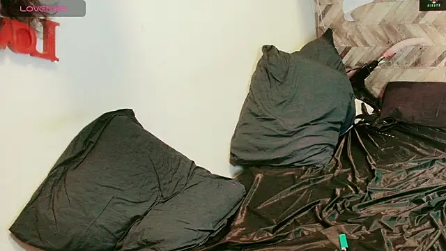 Sletjeray@xhのライブXXXチャット