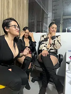 Antonella_Julieta – Kamerová šou