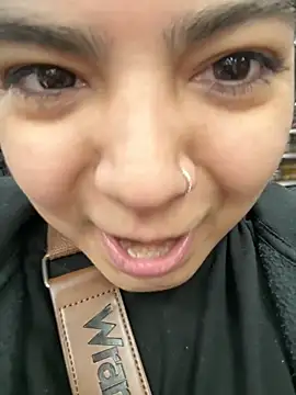 دردشة kimmiakiss22 الجنسية المباشرة