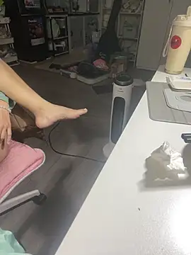 Mina048 Adlı Modelin Canlı XXX Sohbeti