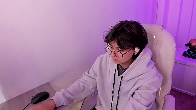 Nathaly_ds Adlı Modelin Canlı XXX Sohbeti