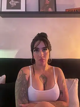 EmmyEvans1 live XXX chat