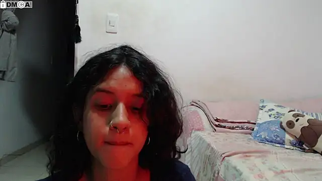 AlinaWoolf_のライブXXXチャット