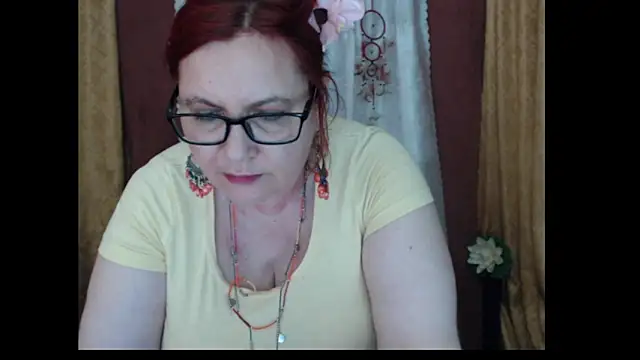 PlayfullMature 现  场XXX聊天