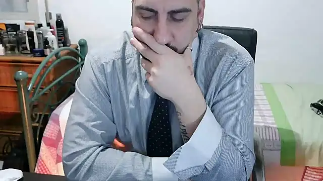 Italian_dark_desire Webcam show