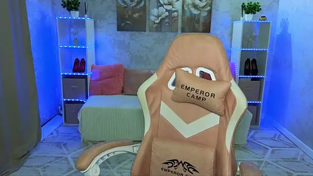 Živý XXX chat EmmyMills