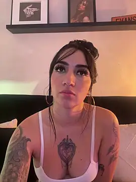 XXX chat uživo modela EmmyEvans1