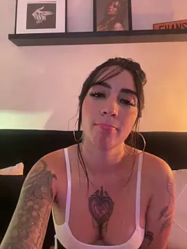 EmmyEvans1's Live XXX Chat