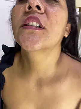 mayemarc: διαδικτυακό σόου στην κάμερα