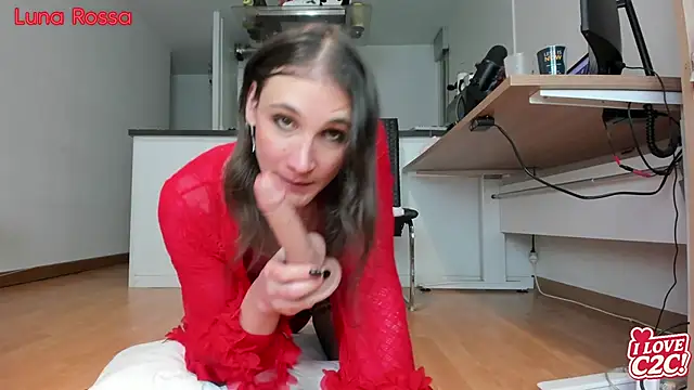 LunaRossaCam Adlı Modelin Canlı XXX Sohbeti
