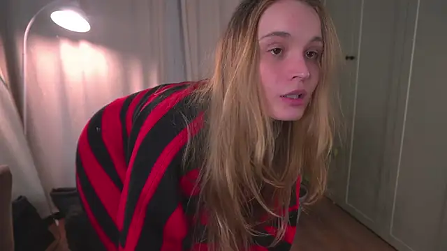 lisa_schiele élő XXX-chatje