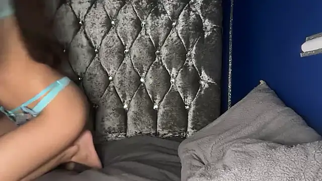 Valentina2007x Show in webcam