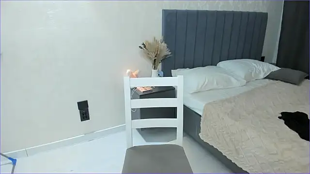 aizury_chi Chat XXX live