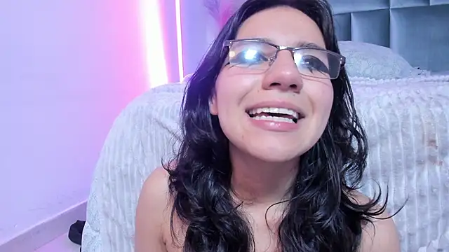 HollyPeach 即時 XXX 聊天