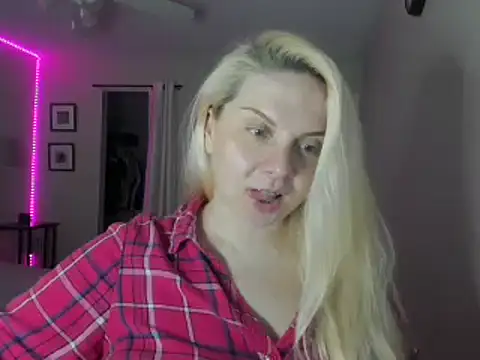 HappyIva's Live XXX Chat