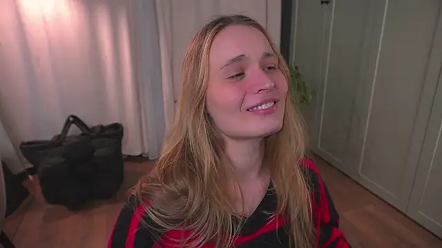 lisa_schiele Adlı Modelin Canlı XXX Sohbeti