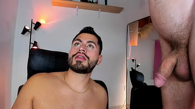 Juan_Castano: онлайн-секс-чат