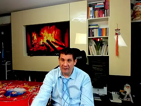 SpartacusDaddy48: онлайн-секс-чат