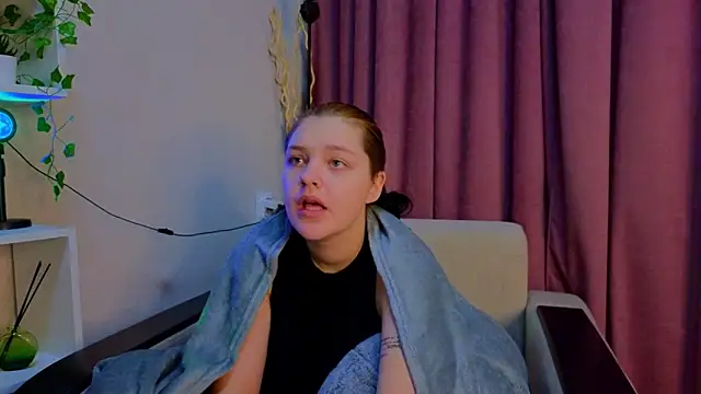 BevHanni Chat XXX in diretta