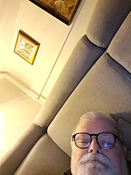 petvarad: онлайн-секс-чат