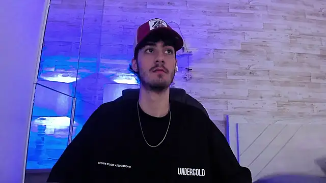 Chat XXX ao vivo de Emir_Ozan_