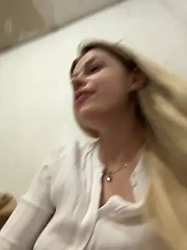 Czat XXX na żywo – HarrietDart