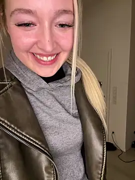 emilypeperoni's Live XXX Chat