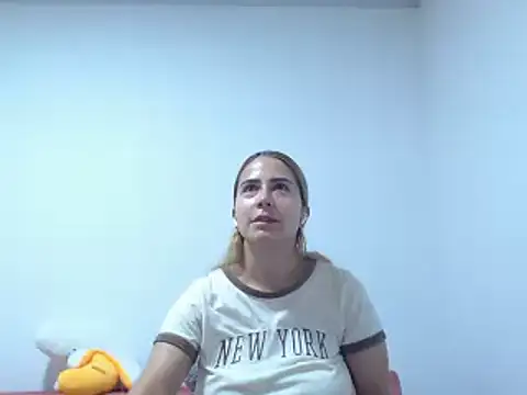 Lunazina Adlı Modelin Canlı XXX Sohbeti