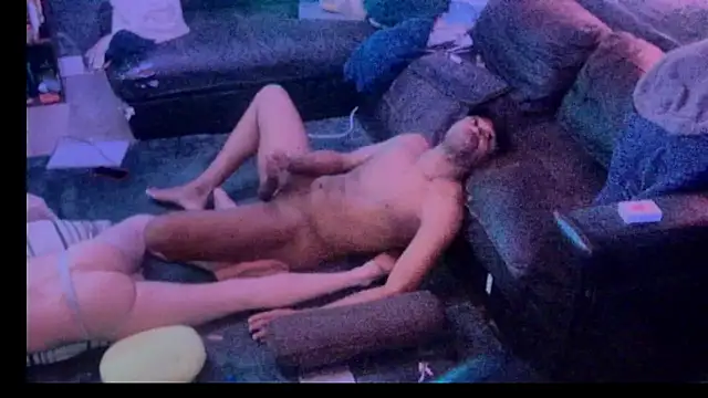 botTomOh's Webcam Show