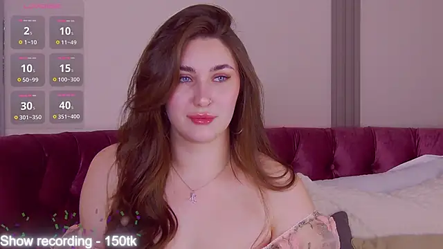 KiraBarlows Show in webcam