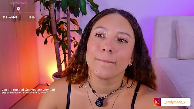 Chat XXX ao vivo de onlyemily_