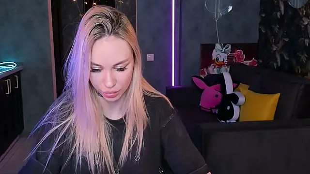 Blckmirrorr's Live XXX Chat