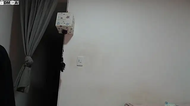 AlinaWoolf_'s Live XXX Chat