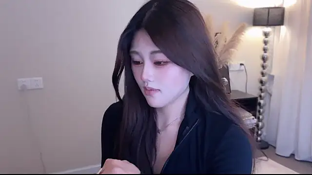 Cure-uuuuuuuu Chat XXX in diretta