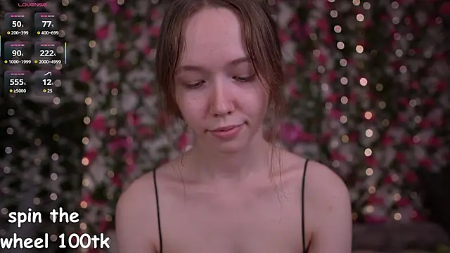 Petite_Polly Adlı Modelin Canlı XXX Sohbeti