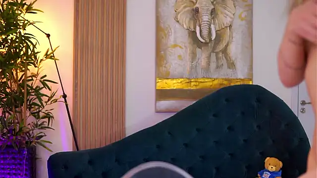 NayaQuinn webkamerás műsora