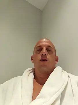 Show modela superhotpapi na web-kameri