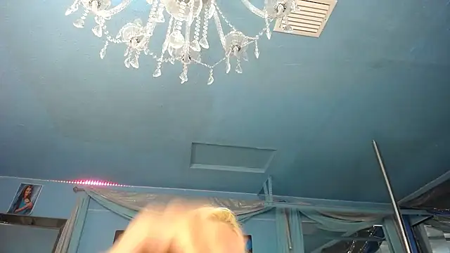 ADRIANNA_FOX – Naživo XXX chat