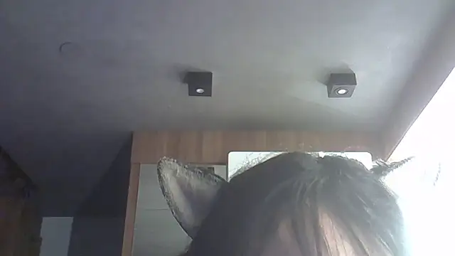 SkinnyKitten live XXX chat