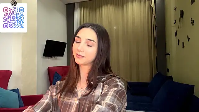 LinaMour: διαδικτυακό σόου στην κάμερα