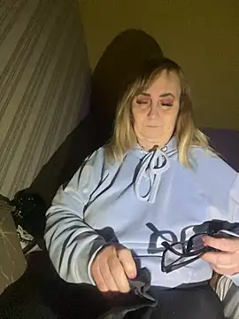 Irina2909@xh webcam show