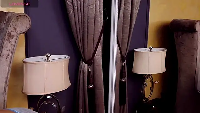 Онлайн чат XXX BustyGizelle