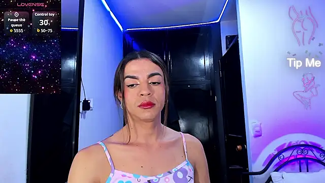 XXX chat uživo modela Dollcatalina
