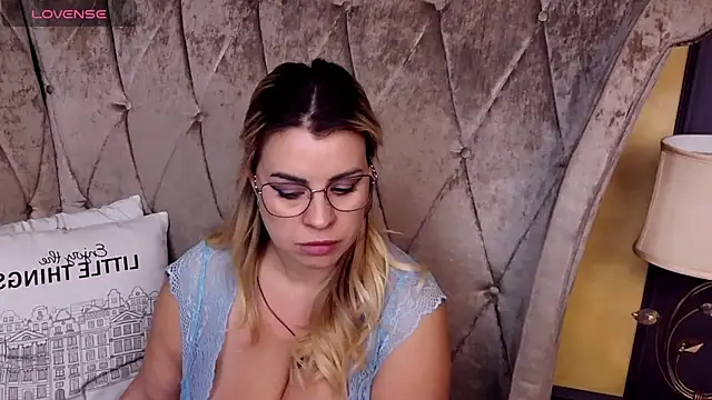 Chat XXX en directo de BustyGizelle