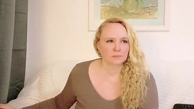 Sarah4you Adlı Modelin Canlı XXX Sohbeti