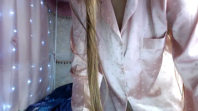 leila_bambi_ Adlı Modelin Canlı XXX Sohbeti