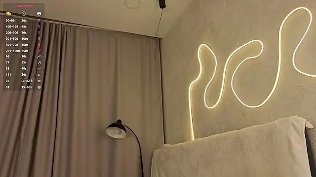 Онлайн чат XXX CorinneRomag