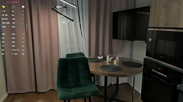 OssieCrewsのライブXXXチャット