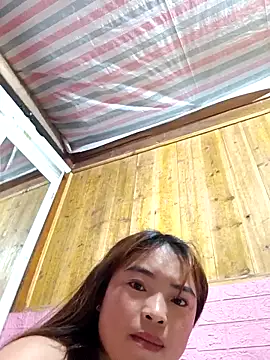 Loc_al: διαδικτυακό σόου στην κάμερα