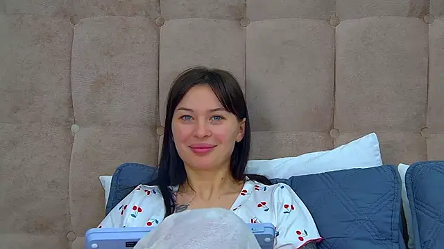 AlexandraBloom élő XXX-chatje